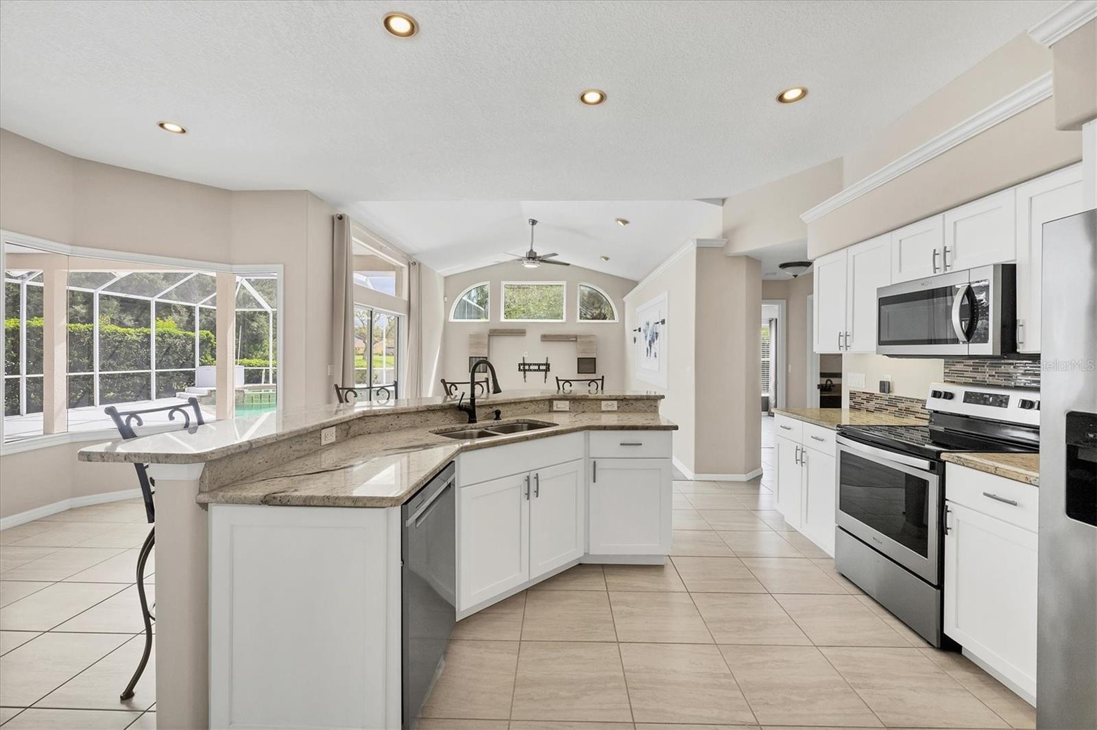 Image 7 of 52 For 7604 49th Avenue E