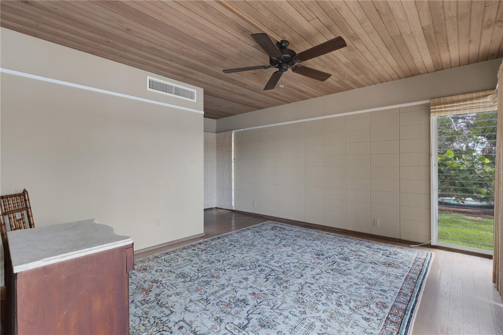 Image 20 of 66 For 62 Sandy Hook Road S