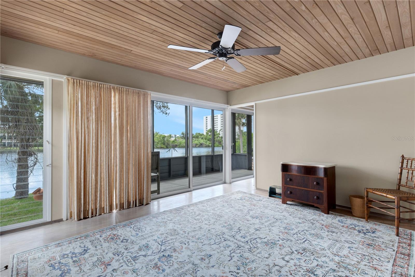 Image 22 of 66 For 62 Sandy Hook Road S