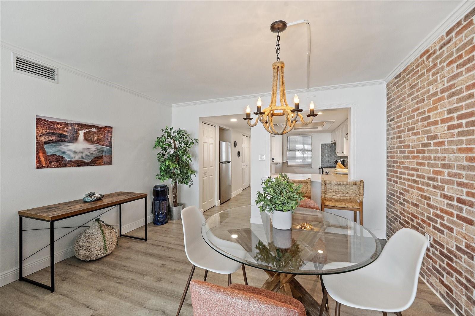 Image 12 of 64 For 1770 Benjamin Franklin Dr  704