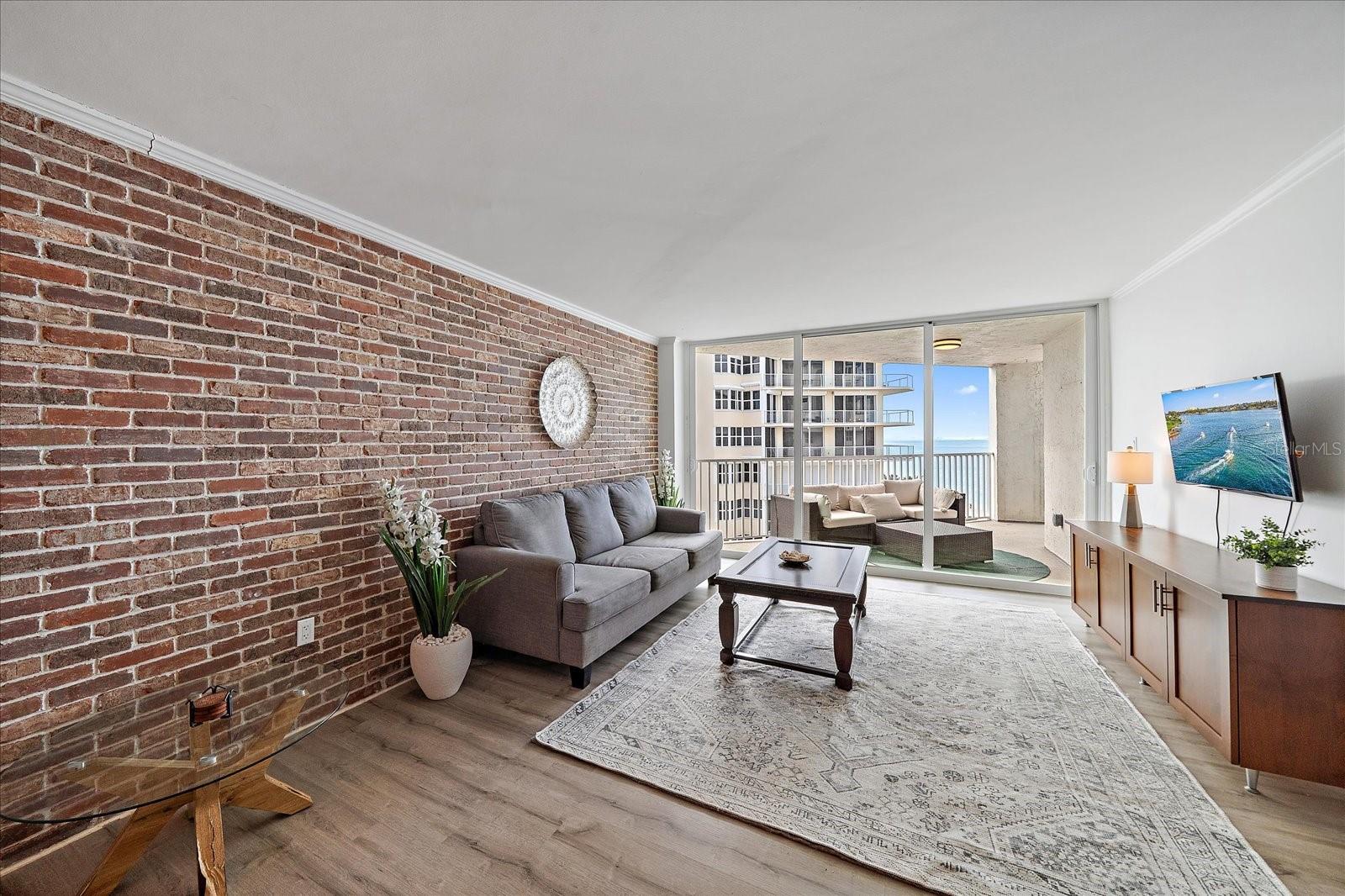 Image 16 of 64 For 1770 Benjamin Franklin Dr  704