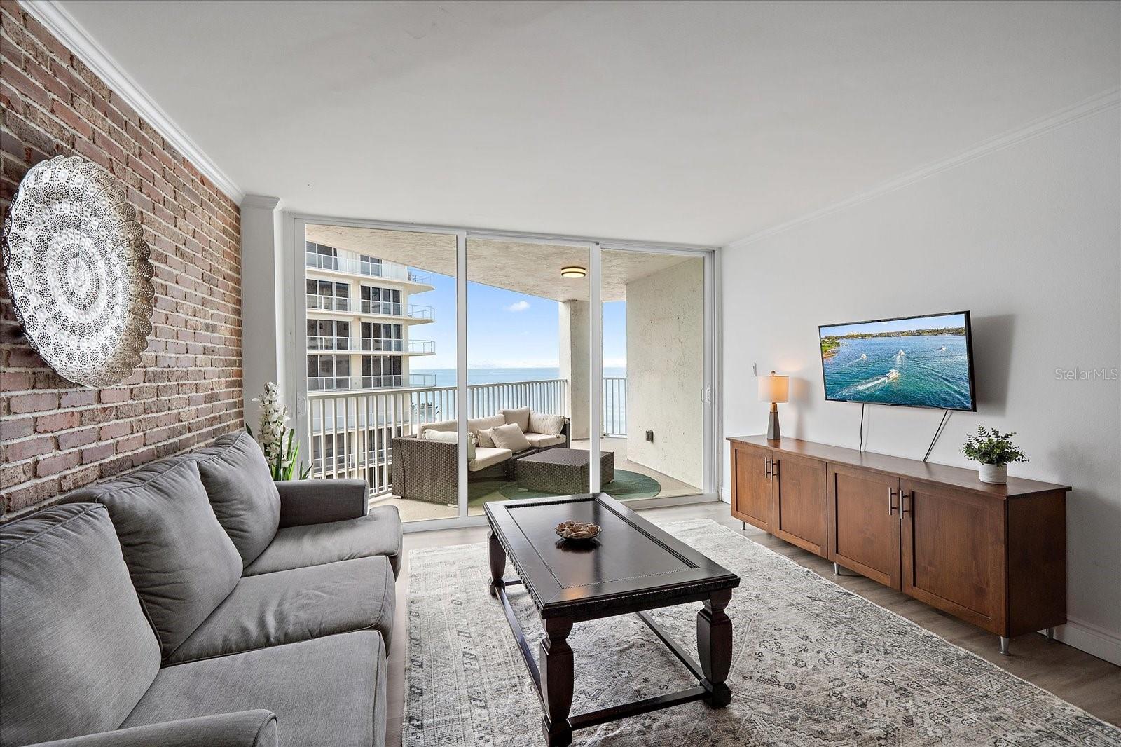 Image 17 of 64 For 1770 Benjamin Franklin Dr  704