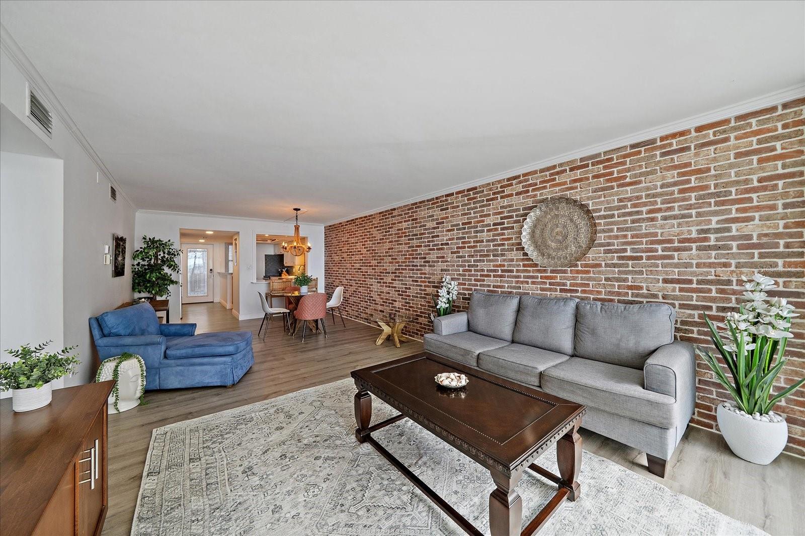 Image 28 of 64 For 1770 Benjamin Franklin Dr  704