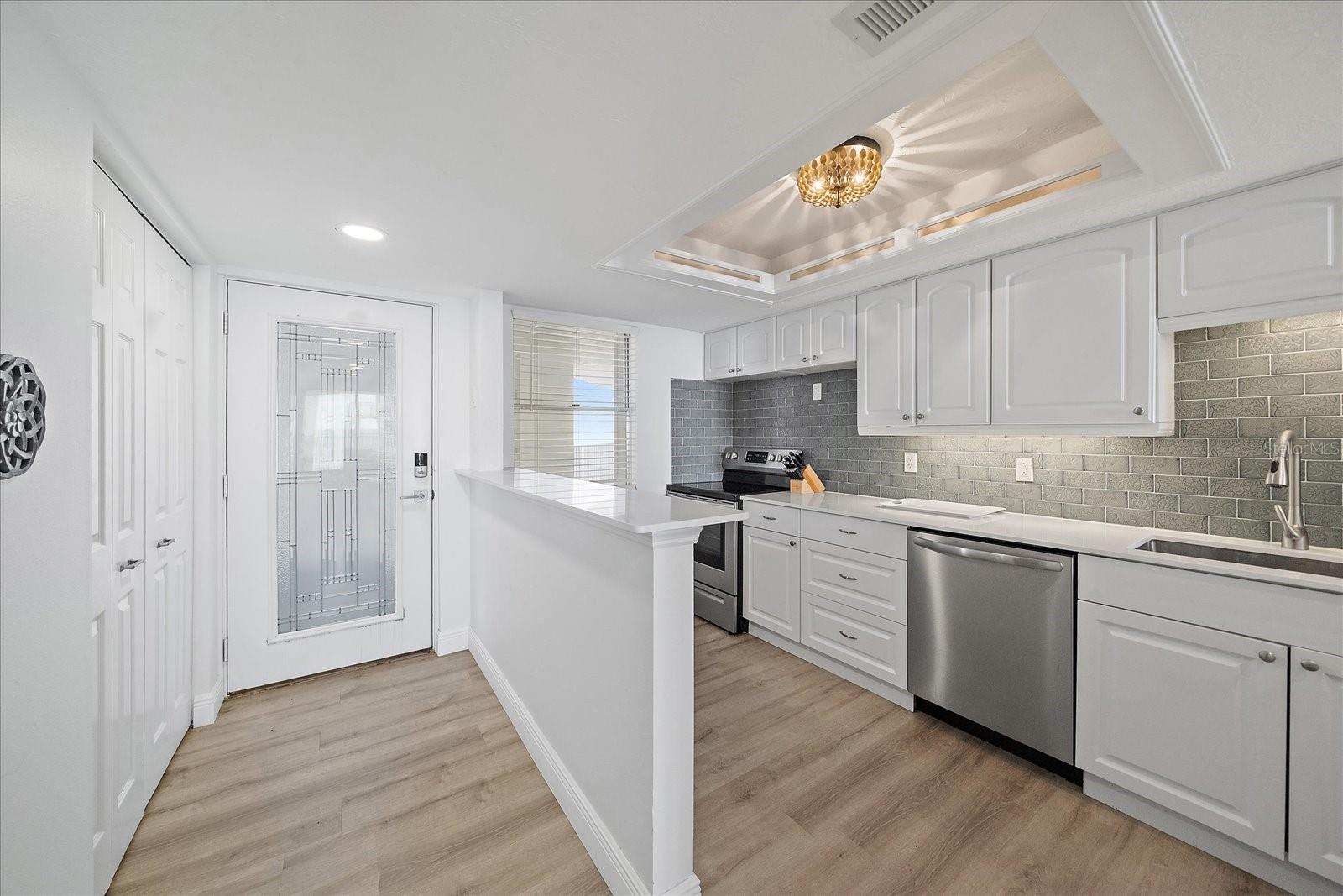 Image 5 of 64 For 1770 Benjamin Franklin Dr  704