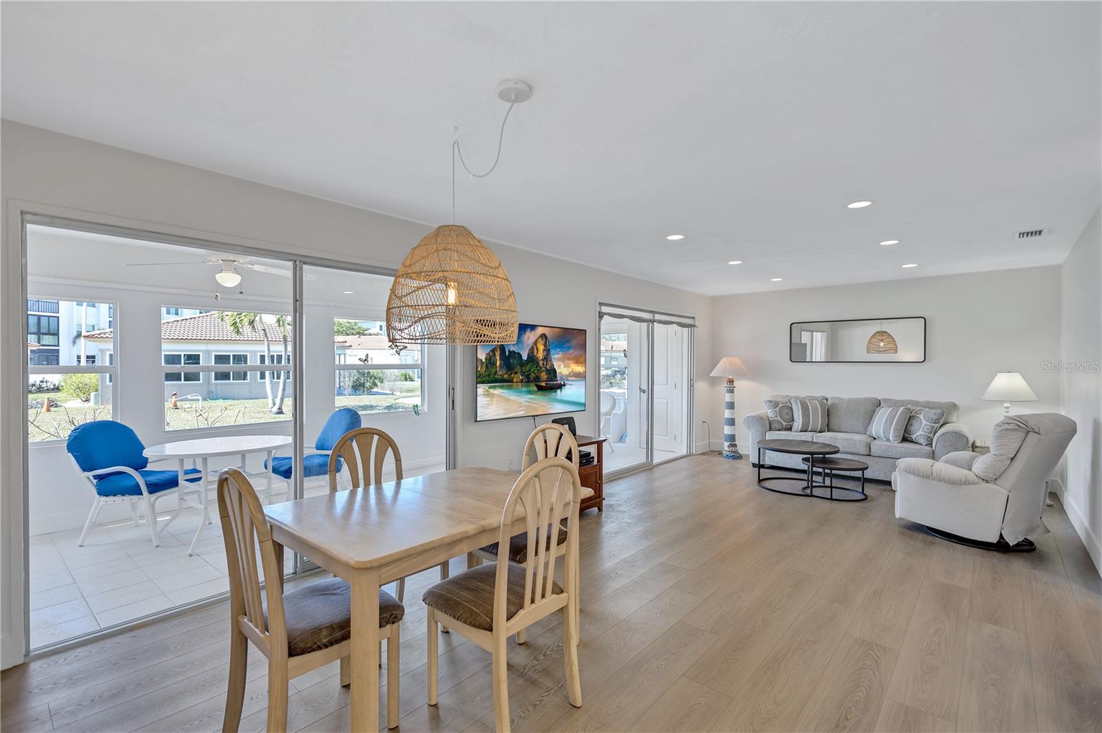 Image 4 of 28 For 185 Vista Hermosa Circle