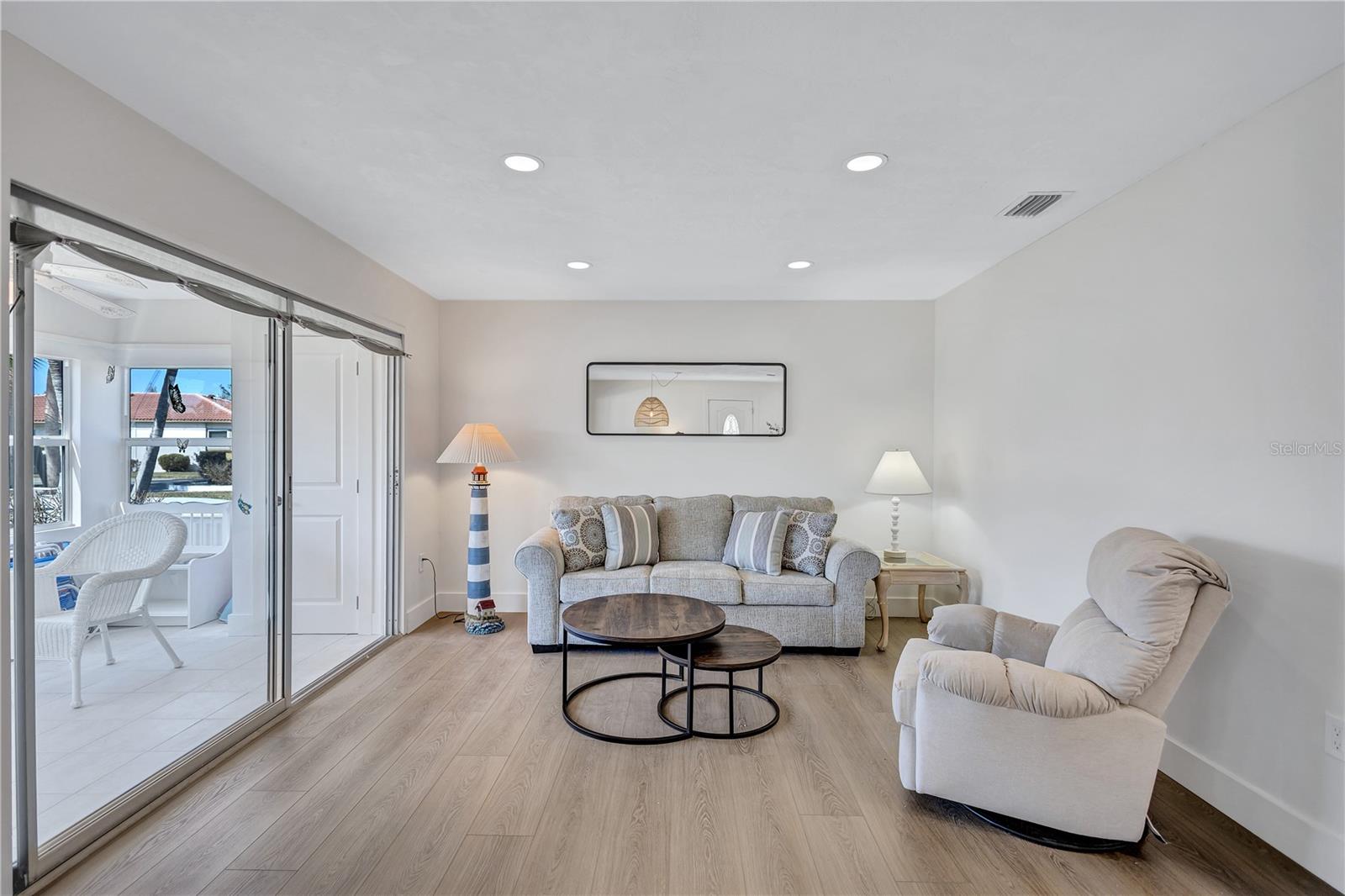 Image 7 of 28 For 185 Vista Hermosa Circle