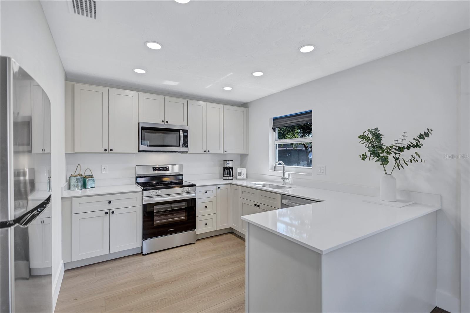 Image 8 of 28 For 185 Vista Hermosa Circle