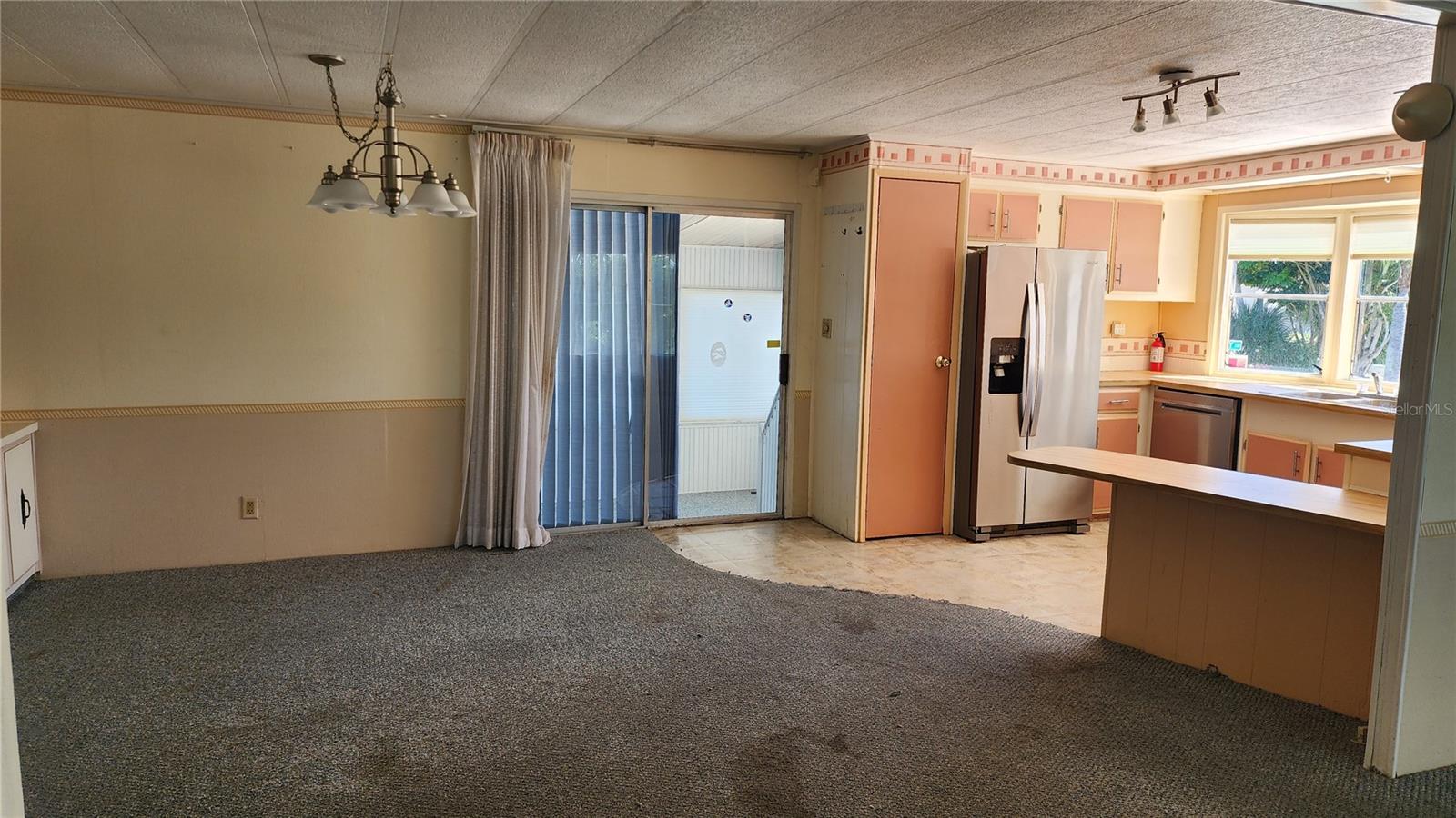 Image 12 of 37 For 15 Botany Bay Circle