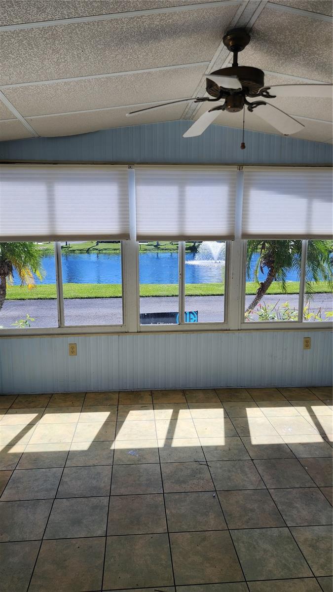 Image 17 of 37 For 15 Botany Bay Circle