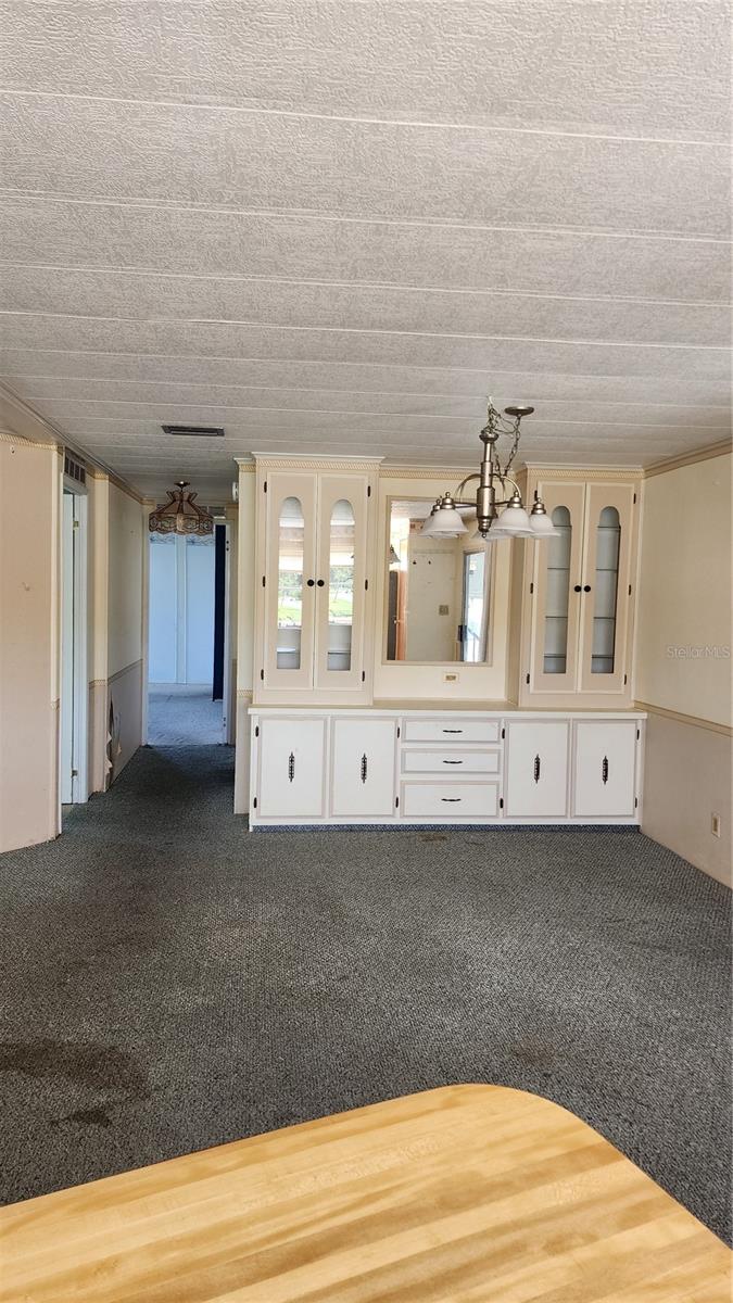 Image 18 of 37 For 15 Botany Bay Circle