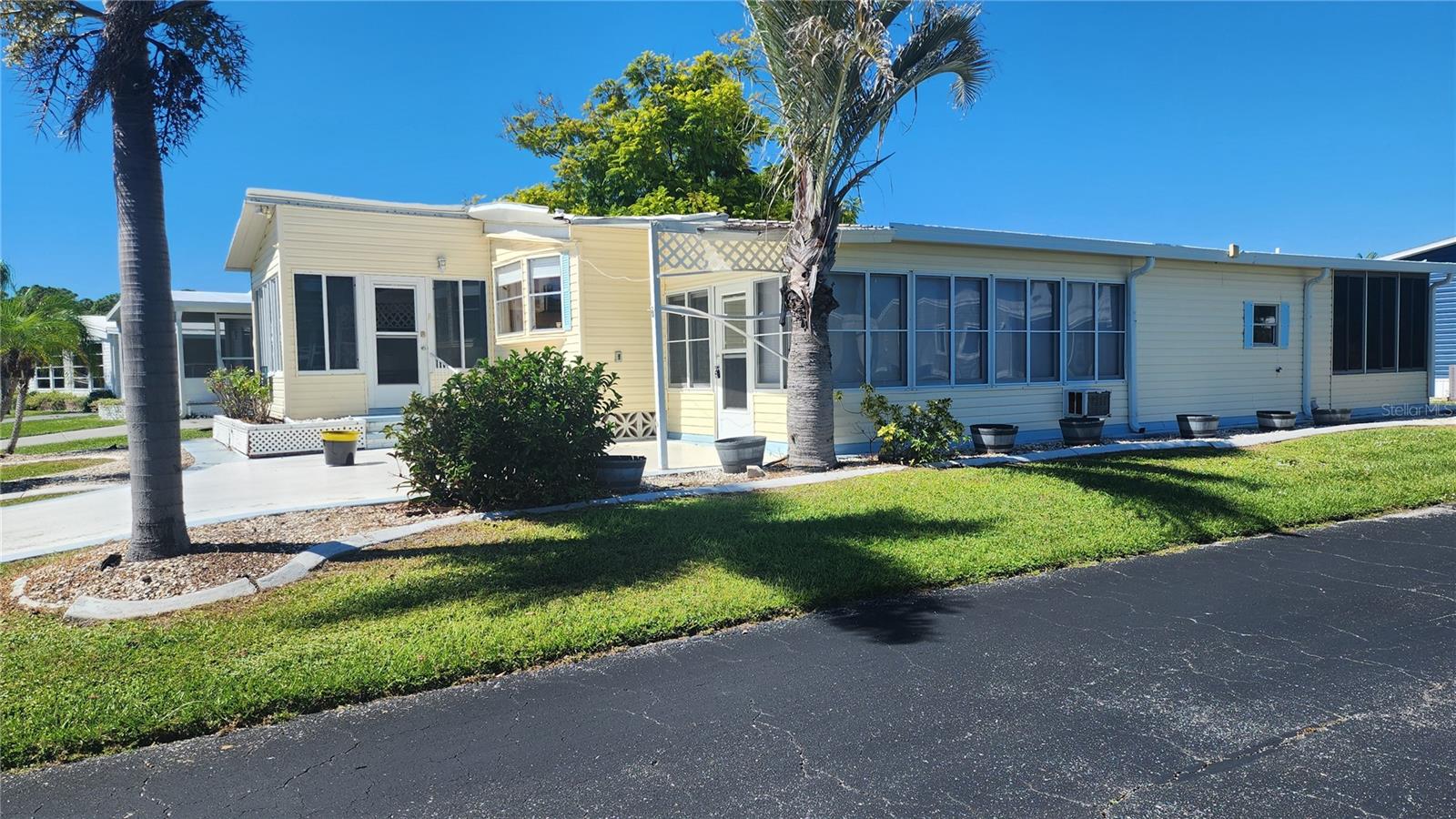 Image 26 of 37 For 15 Botany Bay Circle