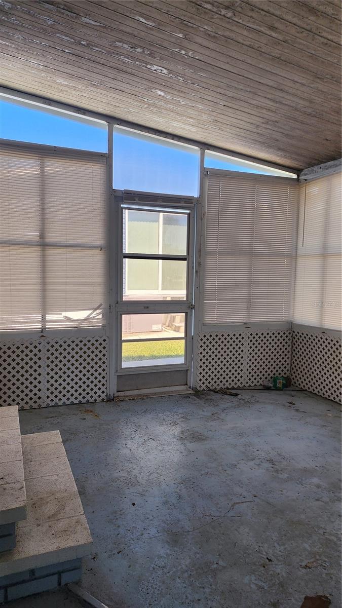 Image 8 of 37 For 15 Botany Bay Circle