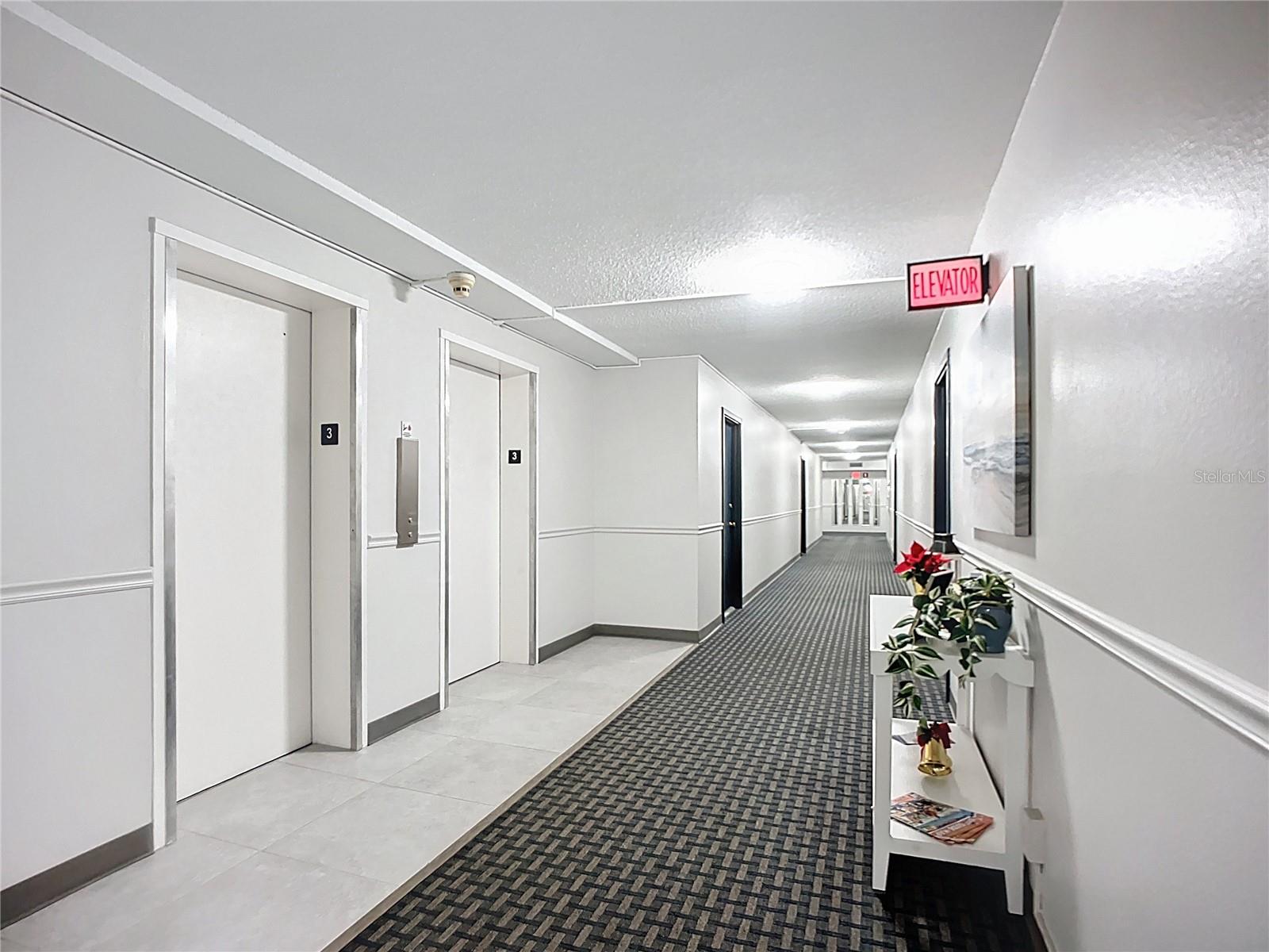 Image 11 of 64 For 6415 Midnight Pass Road 306