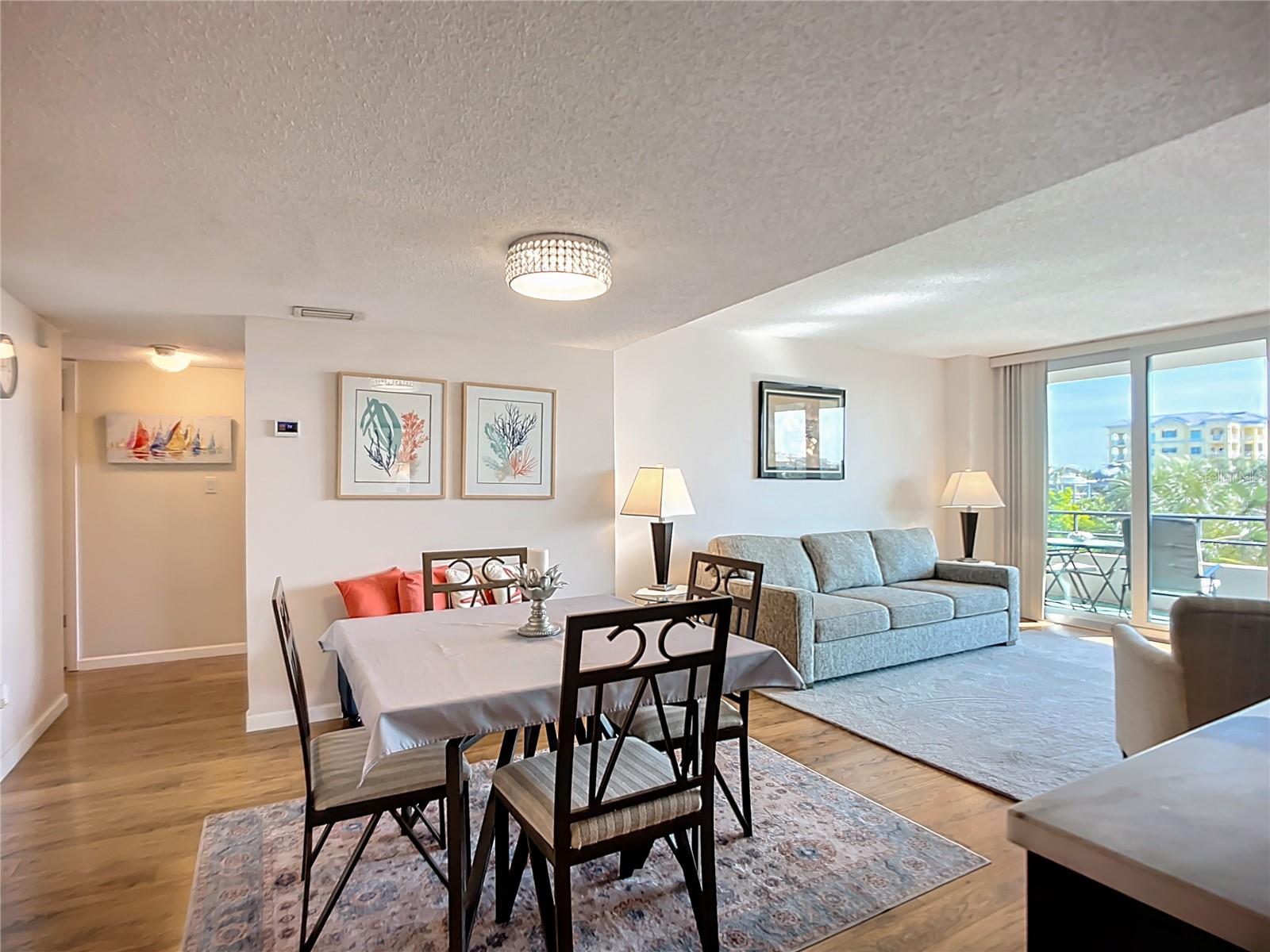 Image 19 of 64 For 6415 Midnight Pass Road 306