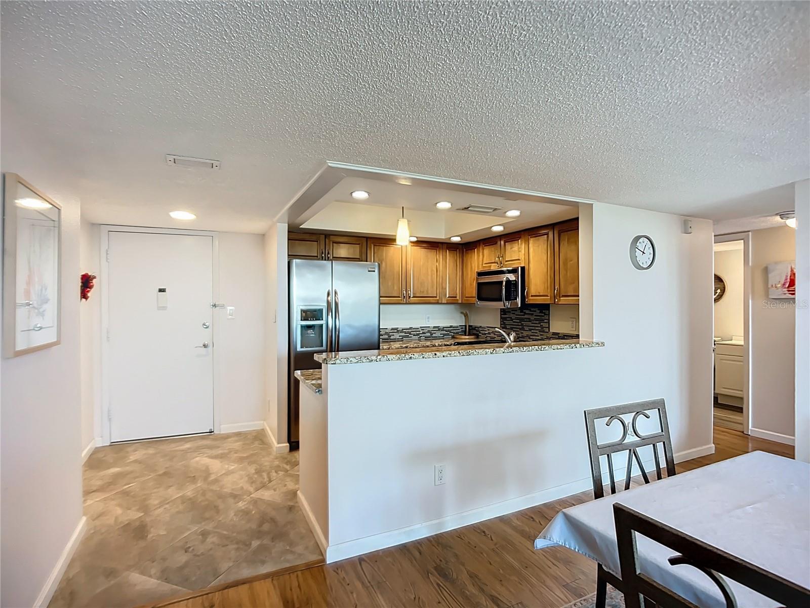 Image 21 of 64 For 6415 Midnight Pass Road 306