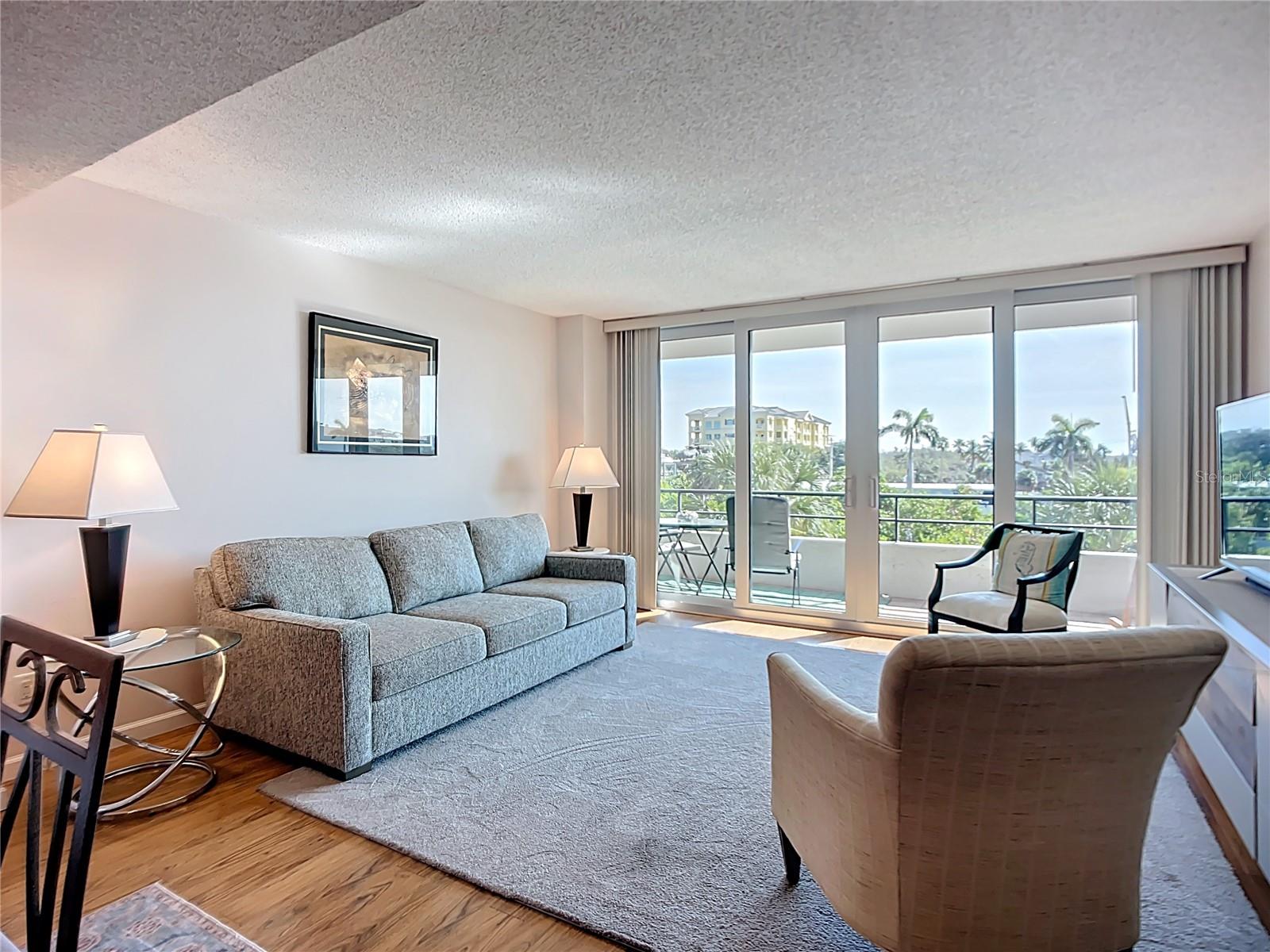 Image 22 of 64 For 6415 Midnight Pass Road 306