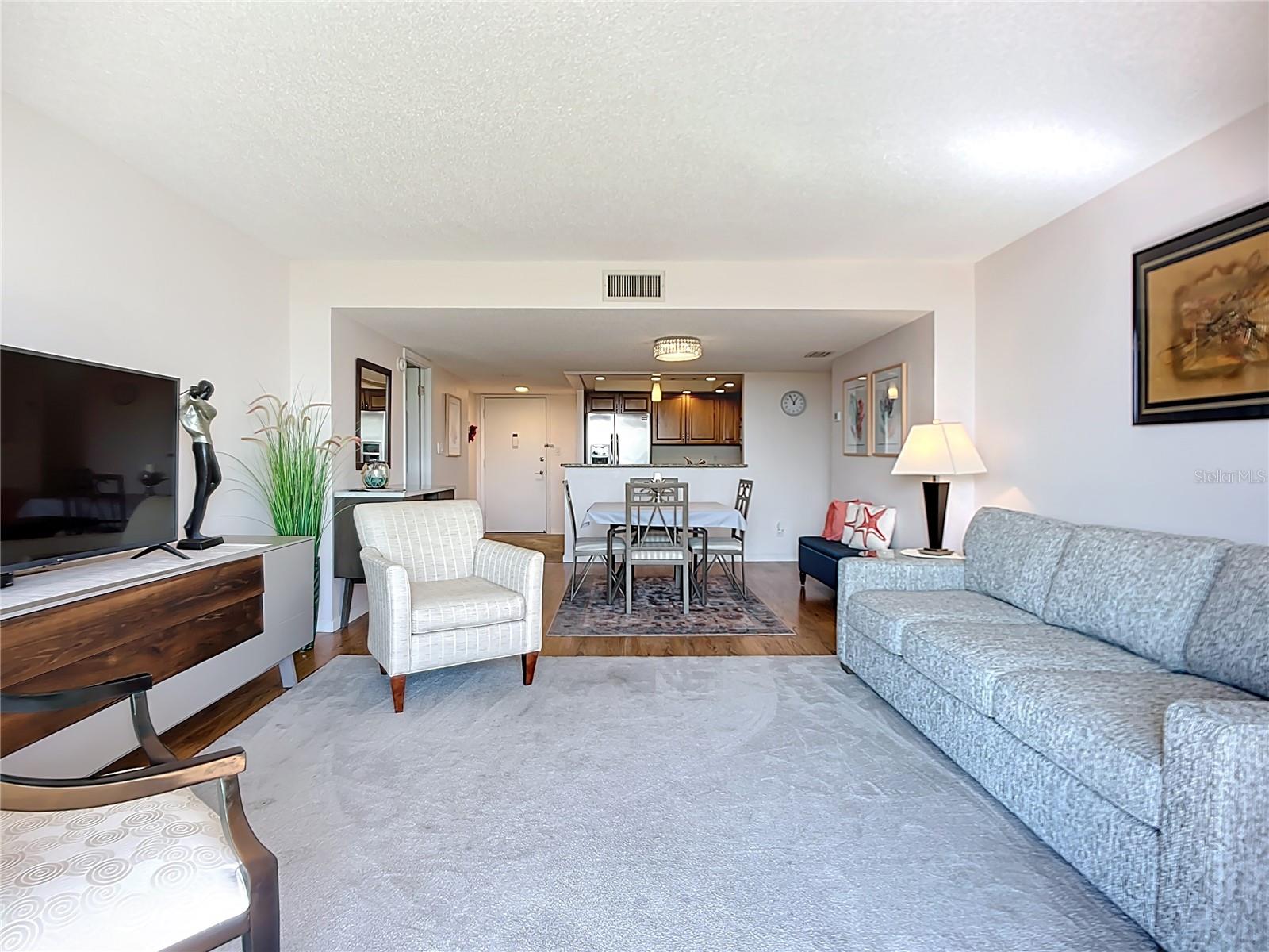 Image 24 of 64 For 6415 Midnight Pass Road 306