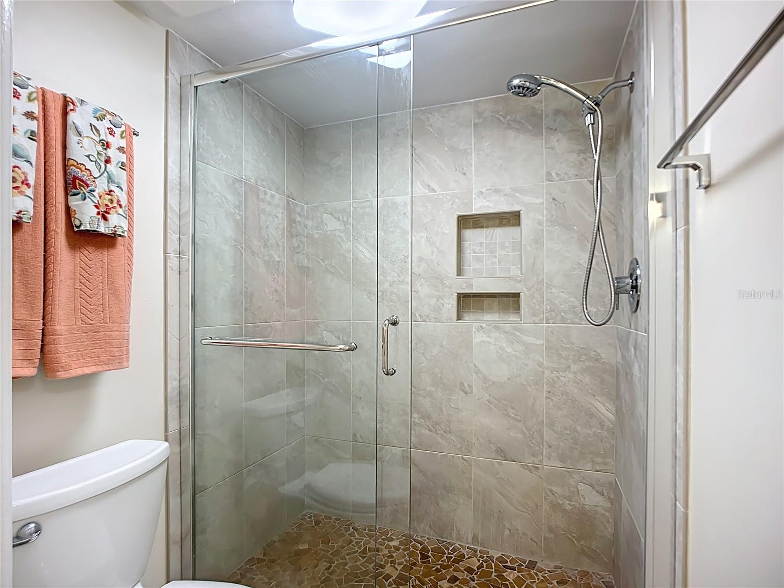 Image 31 of 64 For 6415 Midnight Pass Road 306