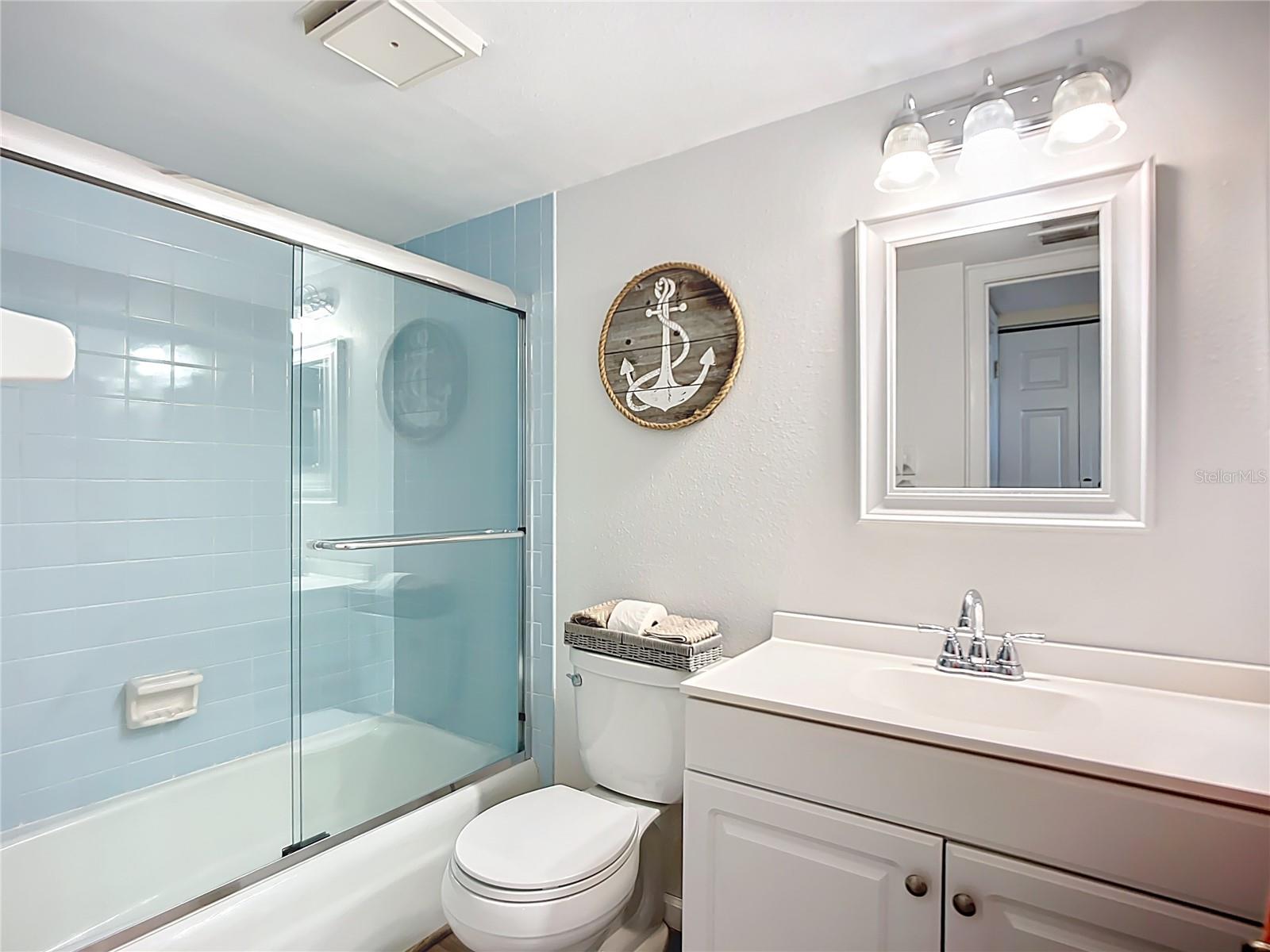 Image 39 of 64 For 6415 Midnight Pass Road 306