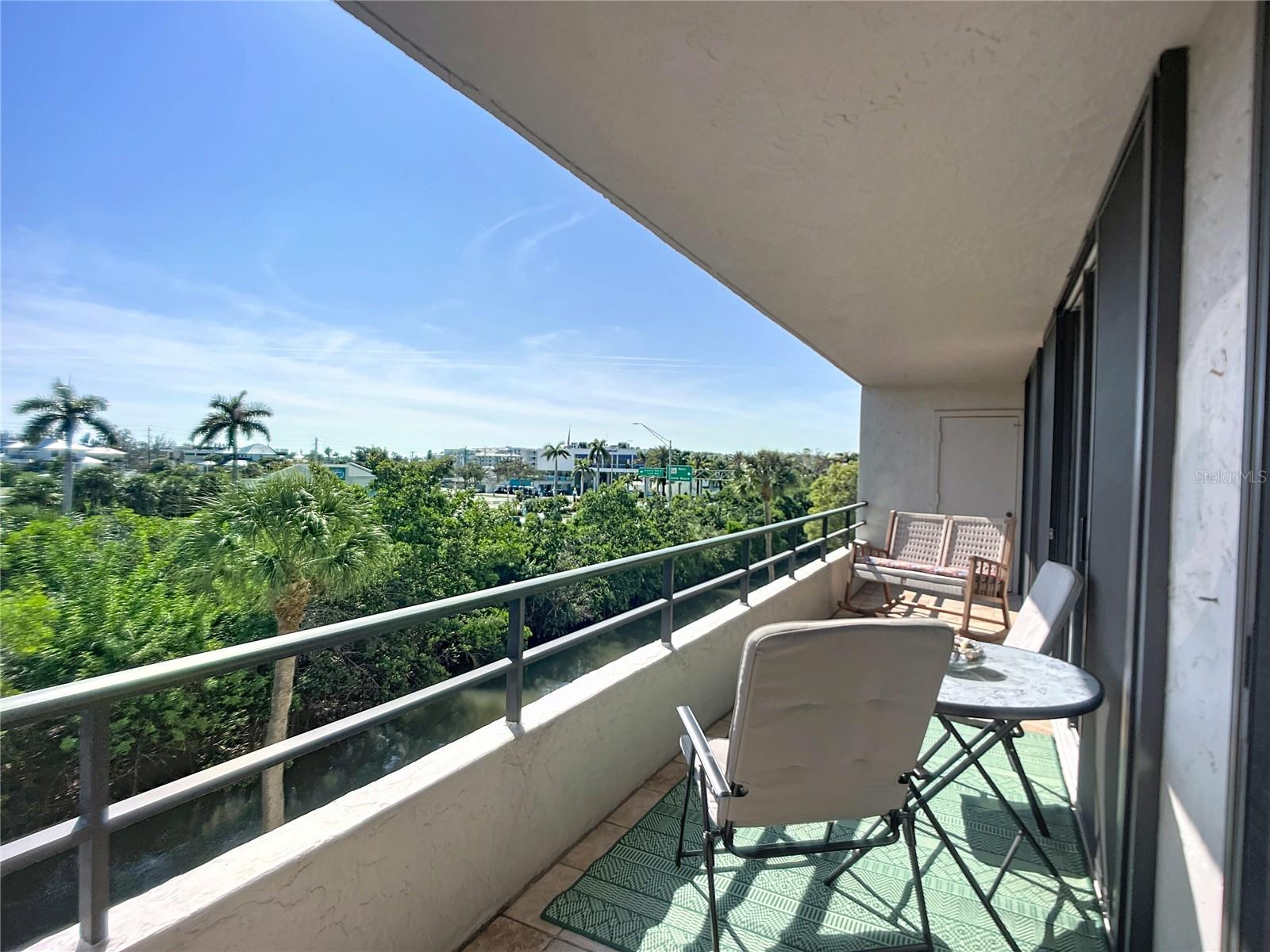 Image 42 of 64 For 6415 Midnight Pass Road 306