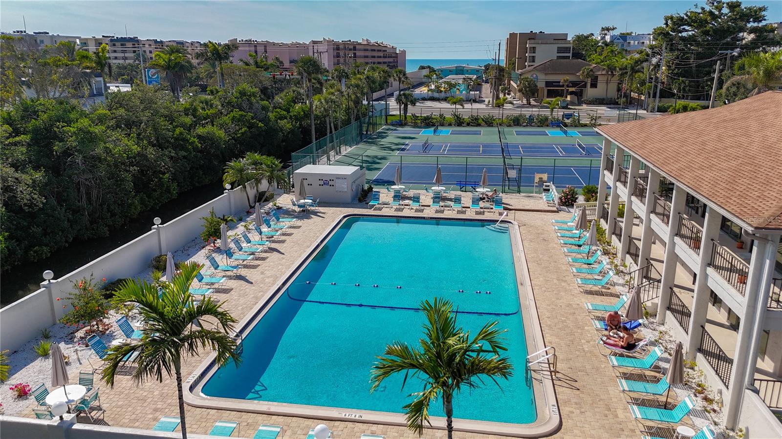 Image 52 of 64 For 6415 Midnight Pass Road 306