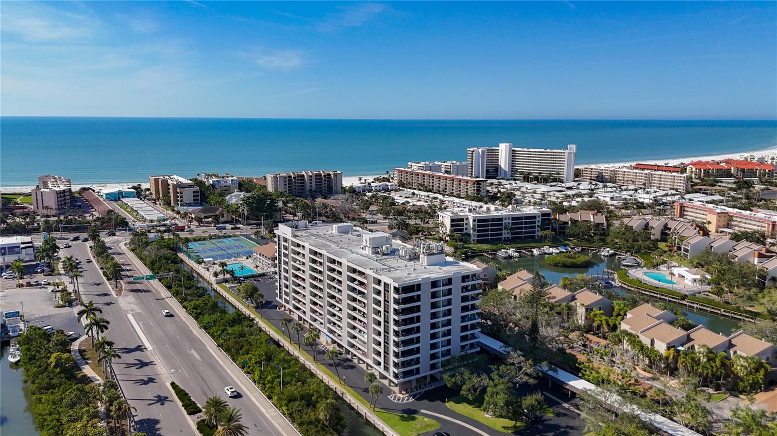 Image 7 of 64 For 6415 Midnight Pass Road 306