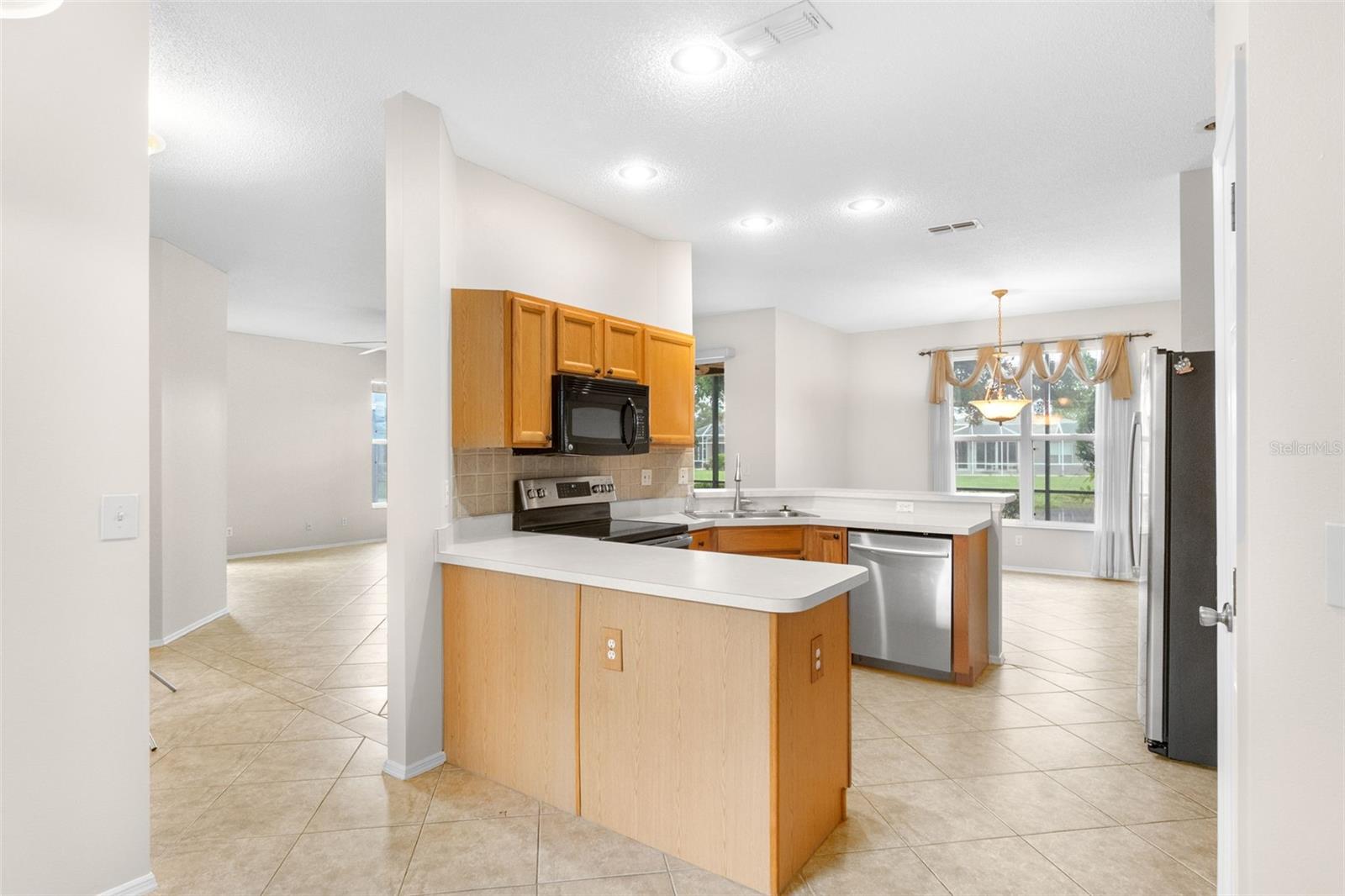 Image 16 of 37 For 4947 Oldham Street