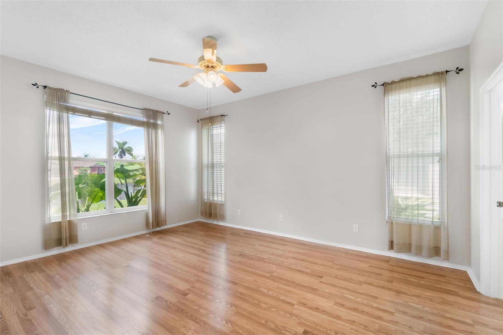 Image 17 of 37 For 4947 Oldham Street