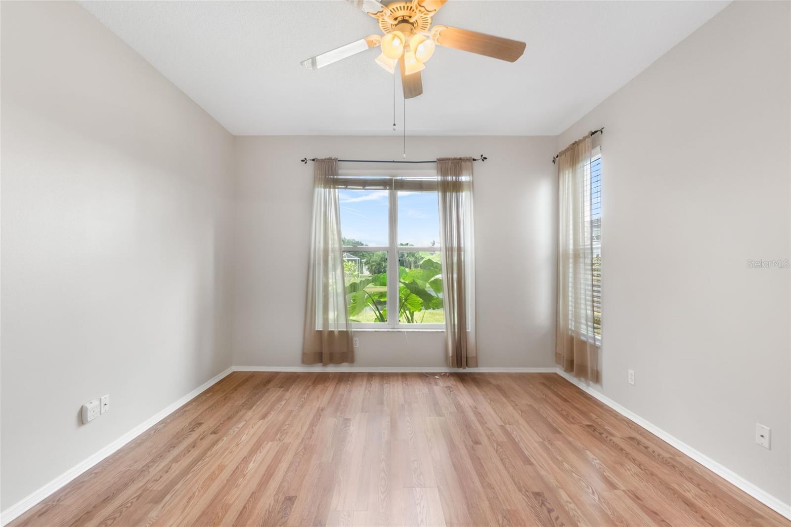 Image 18 of 37 For 4947 Oldham Street