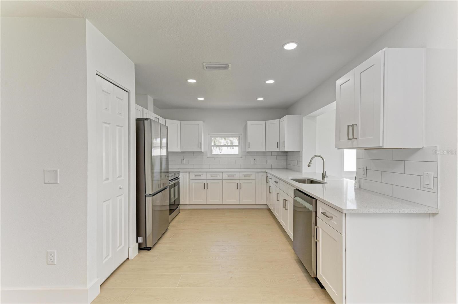 Image 11 of 51 For 4412 Dolphin Lane