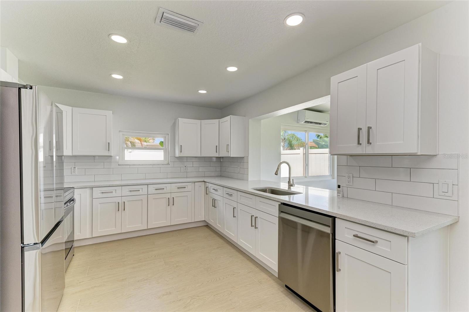 Image 12 of 51 For 4412 Dolphin Lane