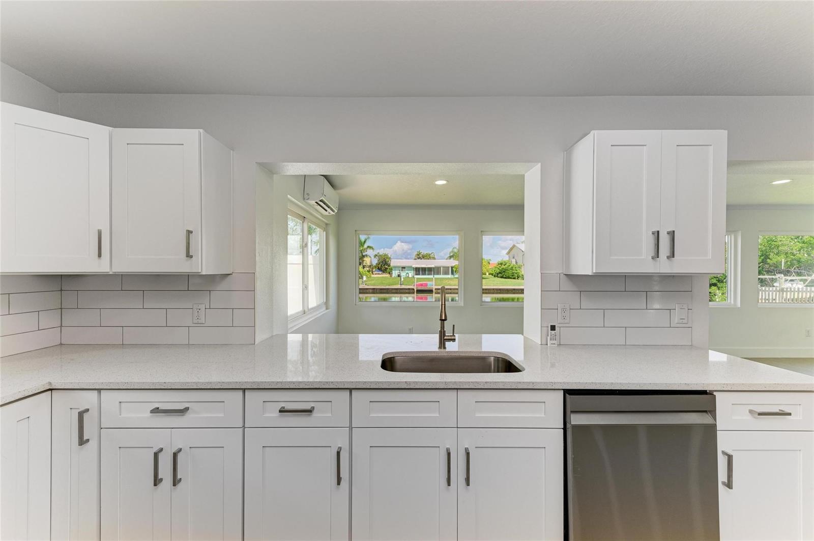 Image 13 of 51 For 4412 Dolphin Lane