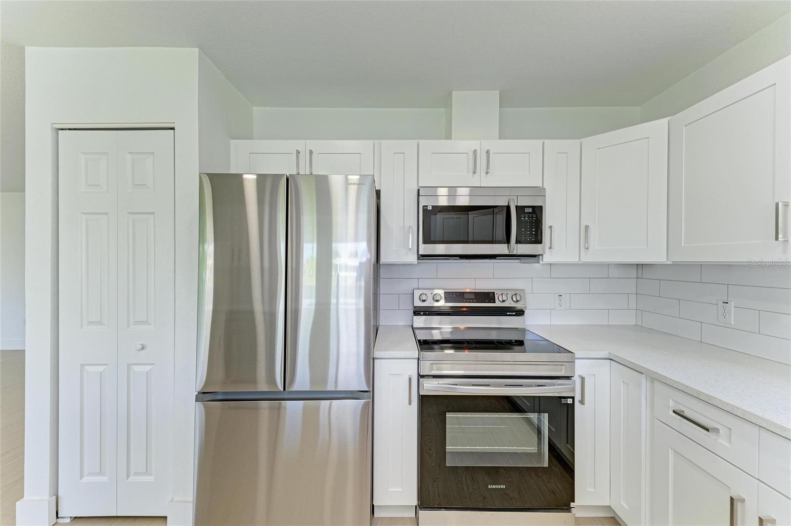 Image 14 of 51 For 4412 Dolphin Lane