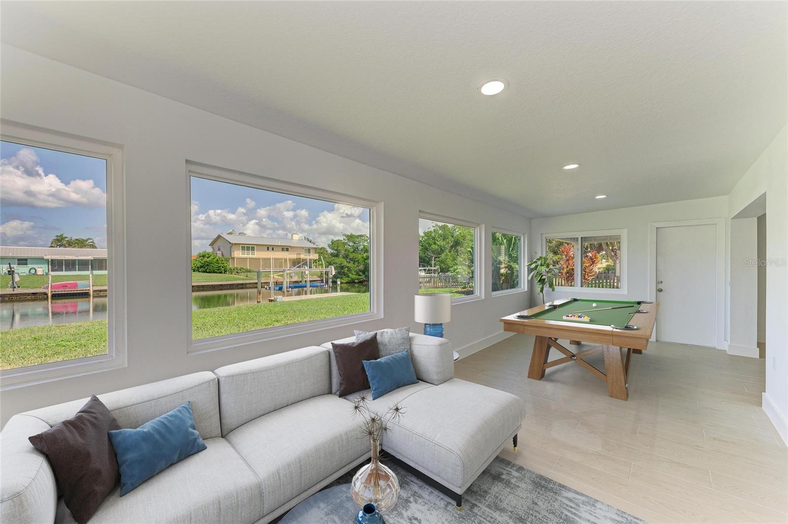 Image 20 of 51 For 4412 Dolphin Lane