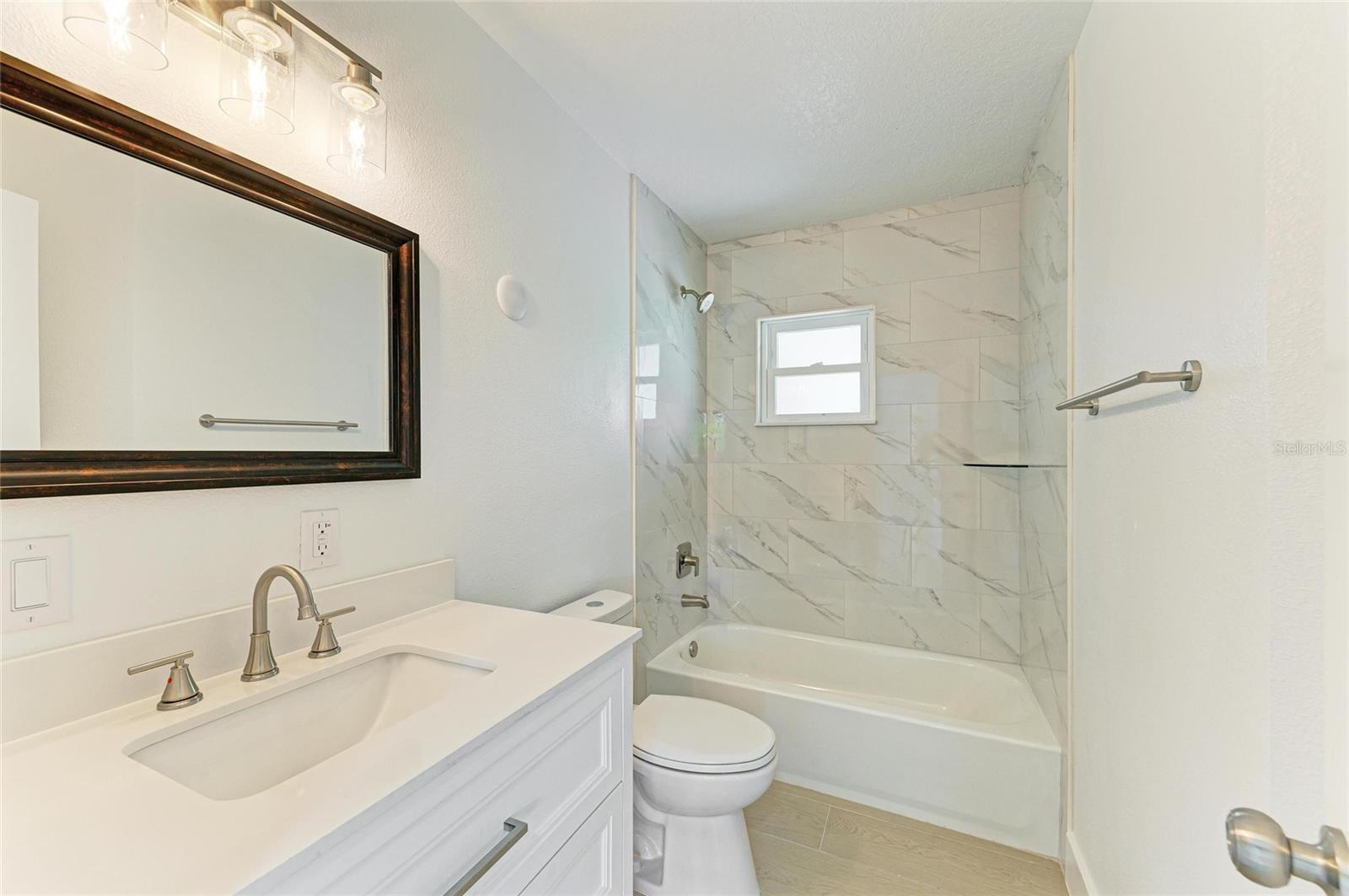 Image 29 of 51 For 4412 Dolphin Lane