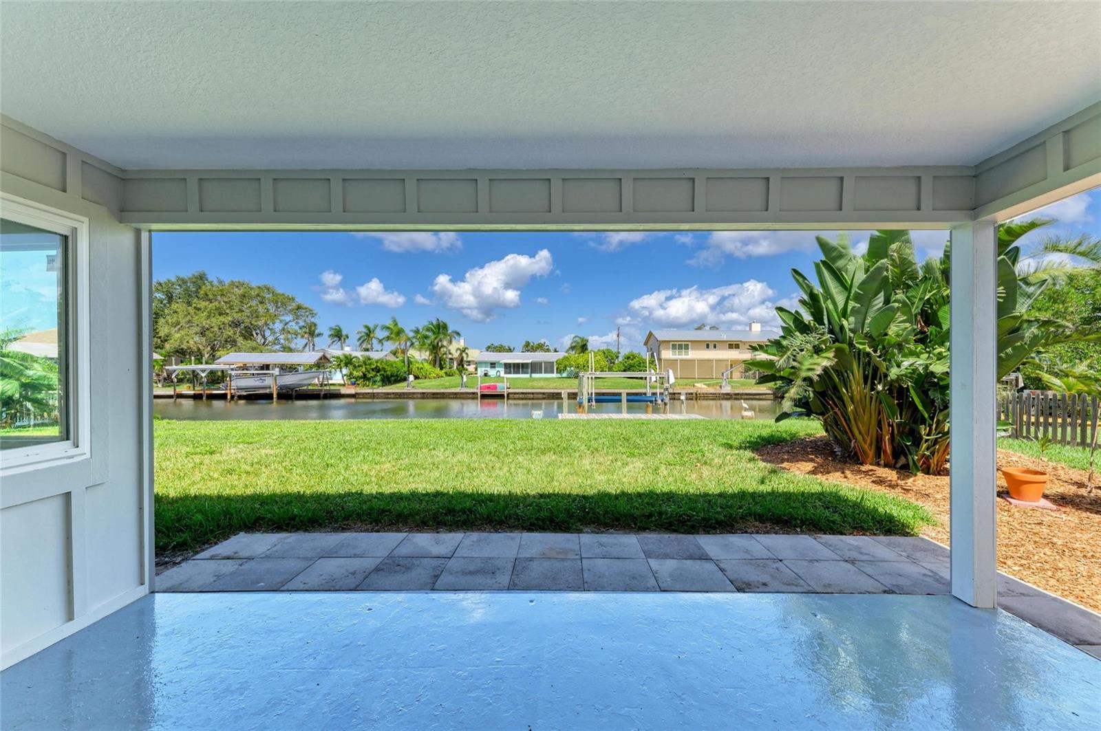 Image 33 of 51 For 4412 Dolphin Lane