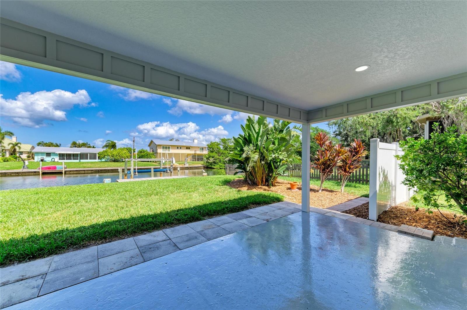 Image 35 of 51 For 4412 Dolphin Lane