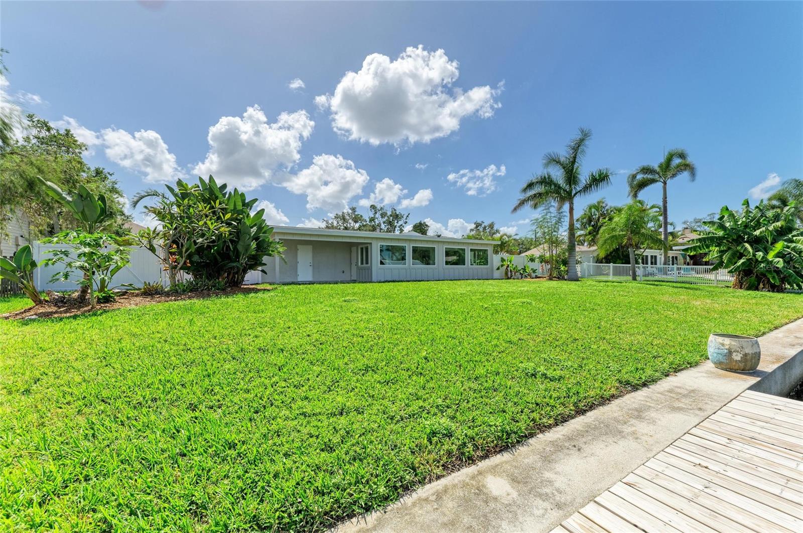 Image 37 of 51 For 4412 Dolphin Lane