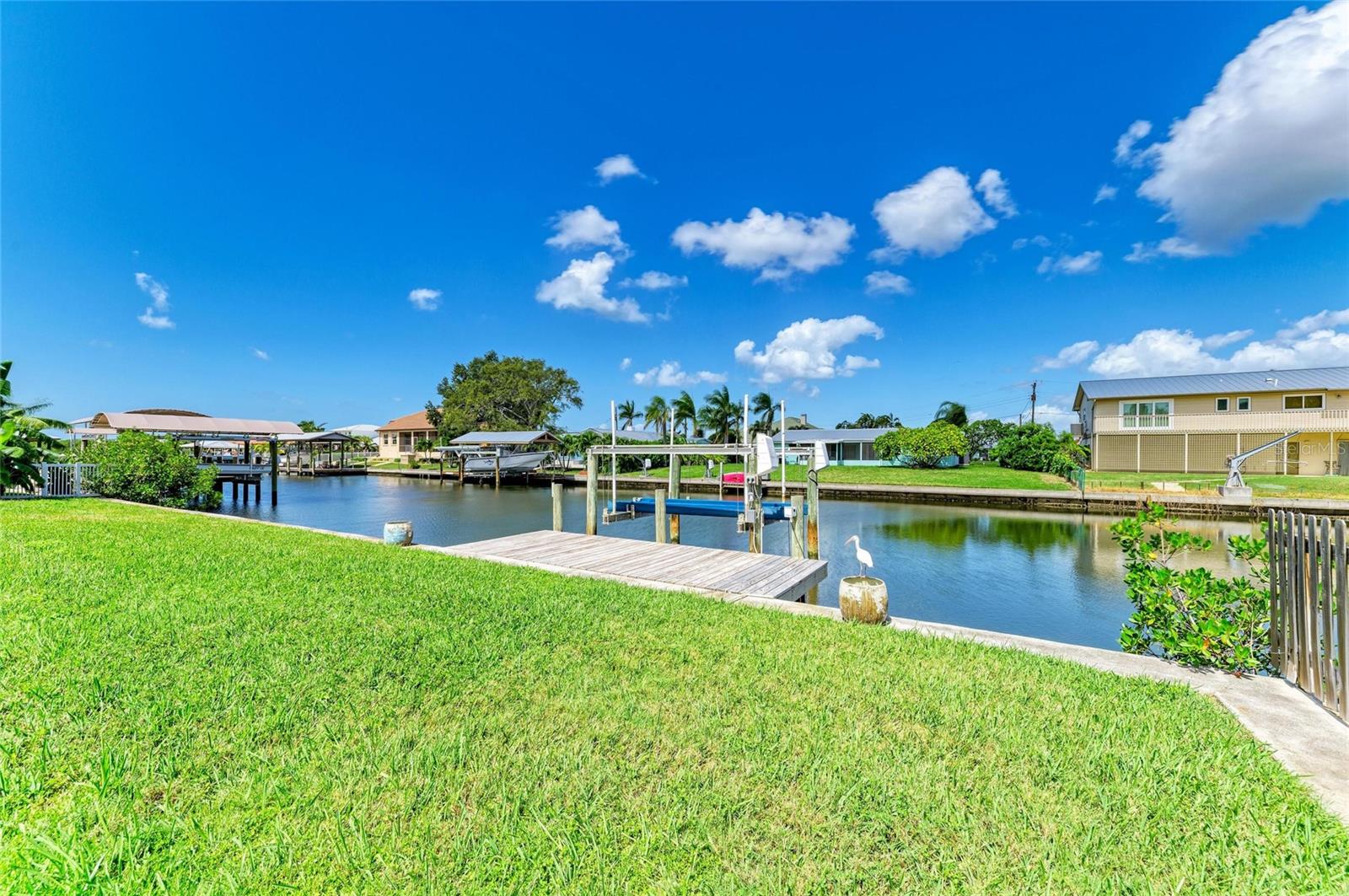 Image 38 of 51 For 4412 Dolphin Lane