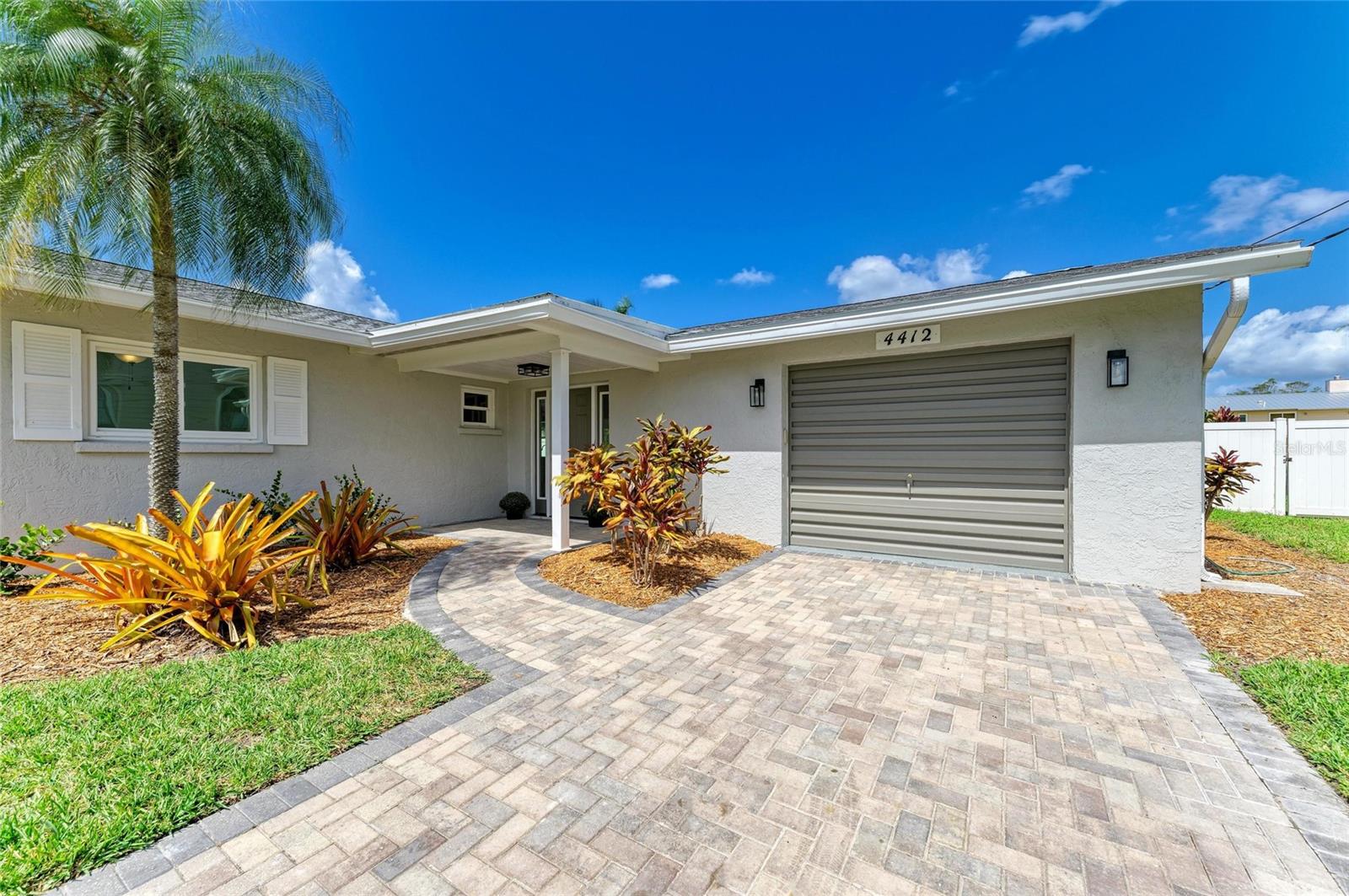 Image 4 of 51 For 4412 Dolphin Lane