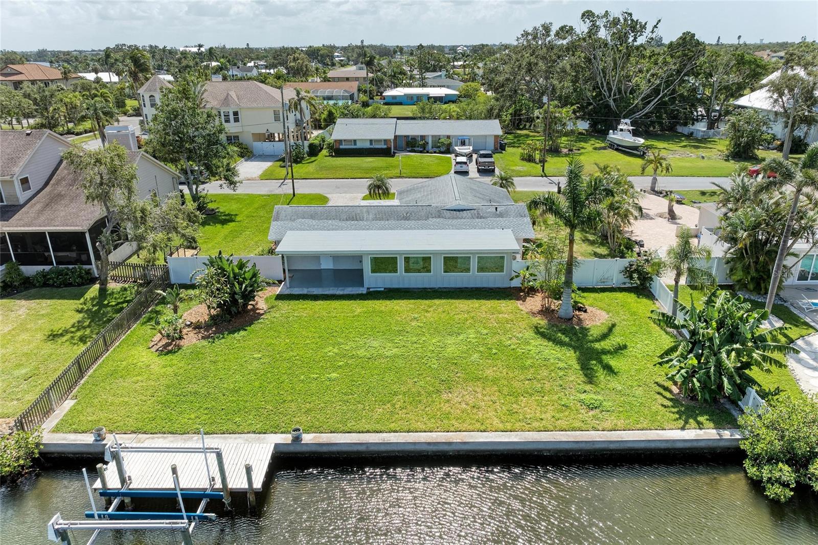 Image 43 of 51 For 4412 Dolphin Lane