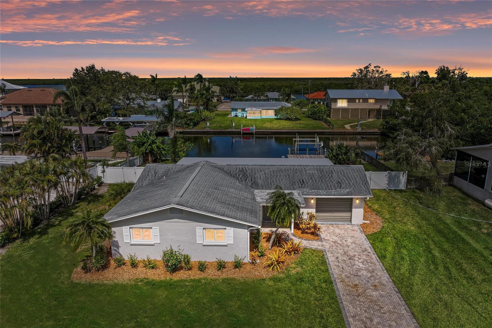 Image 48 of 51 For 4412 Dolphin Lane