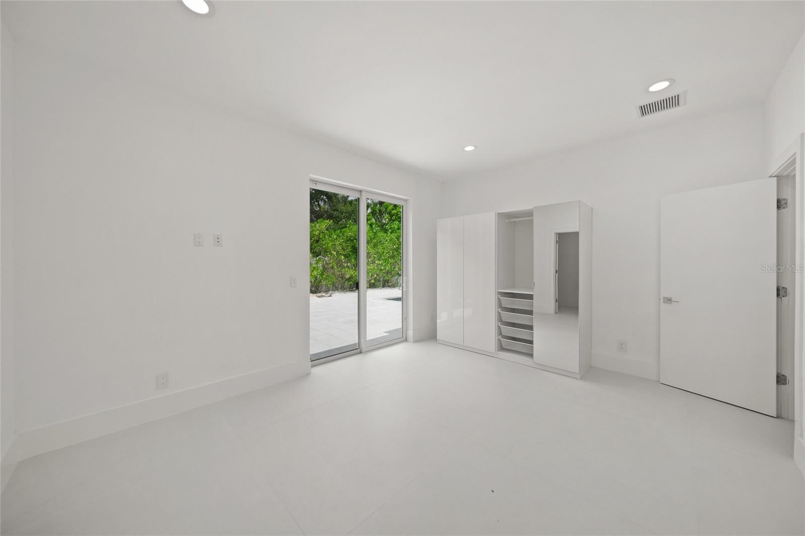 Image 30 of 73 For 3500 Bay Shore Road