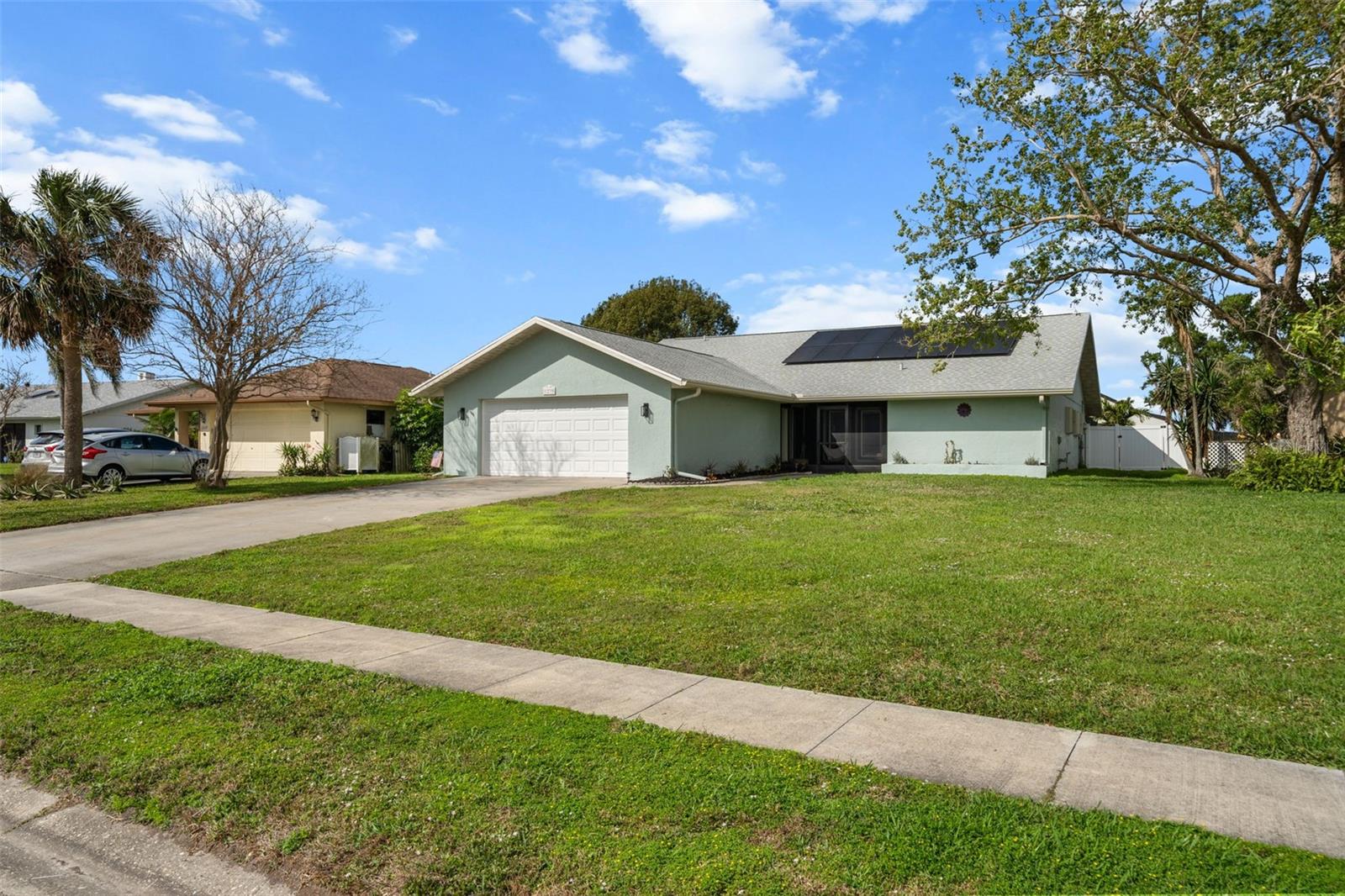 Image 4 of 96 For 1239 Pinebrook Way