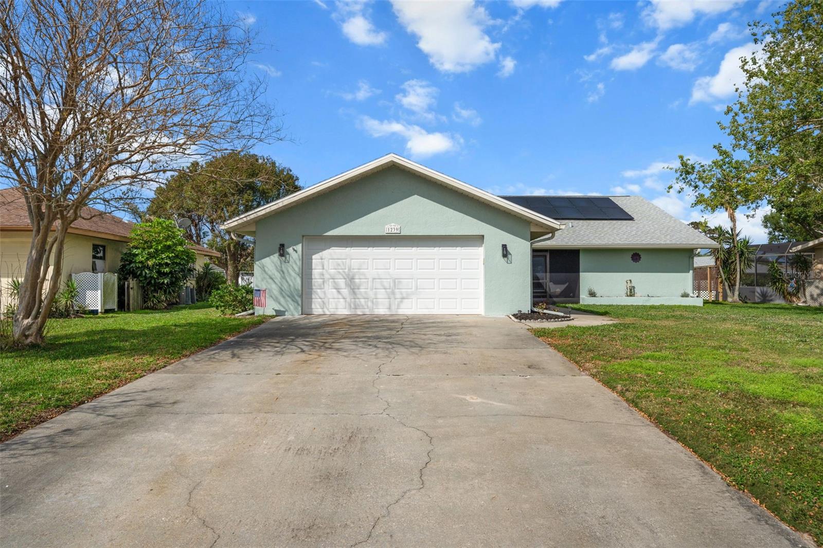 Image 5 of 96 For 1239 Pinebrook Way