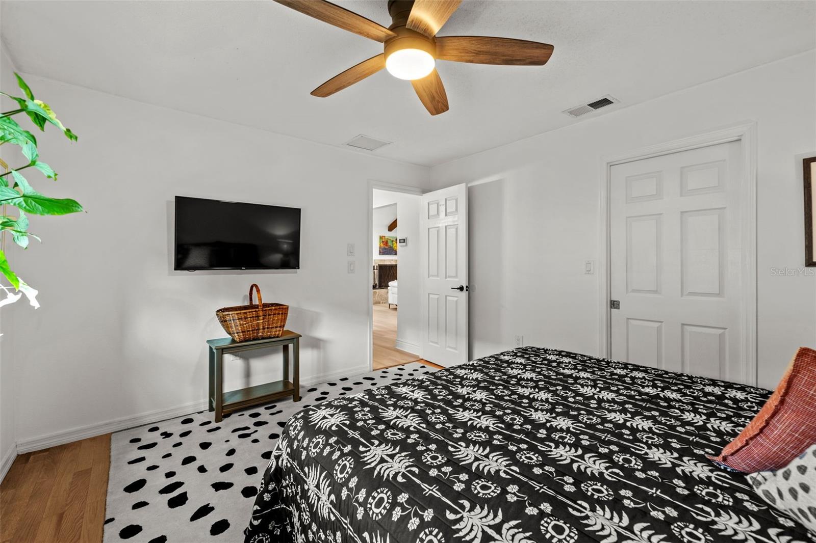 Image 53 of 96 For 1239 Pinebrook Way