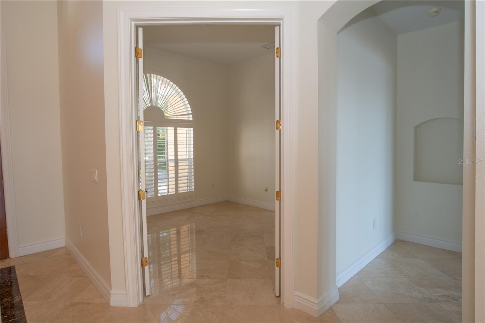 Image 7 of 41 For 7350 Periwinkle Drive