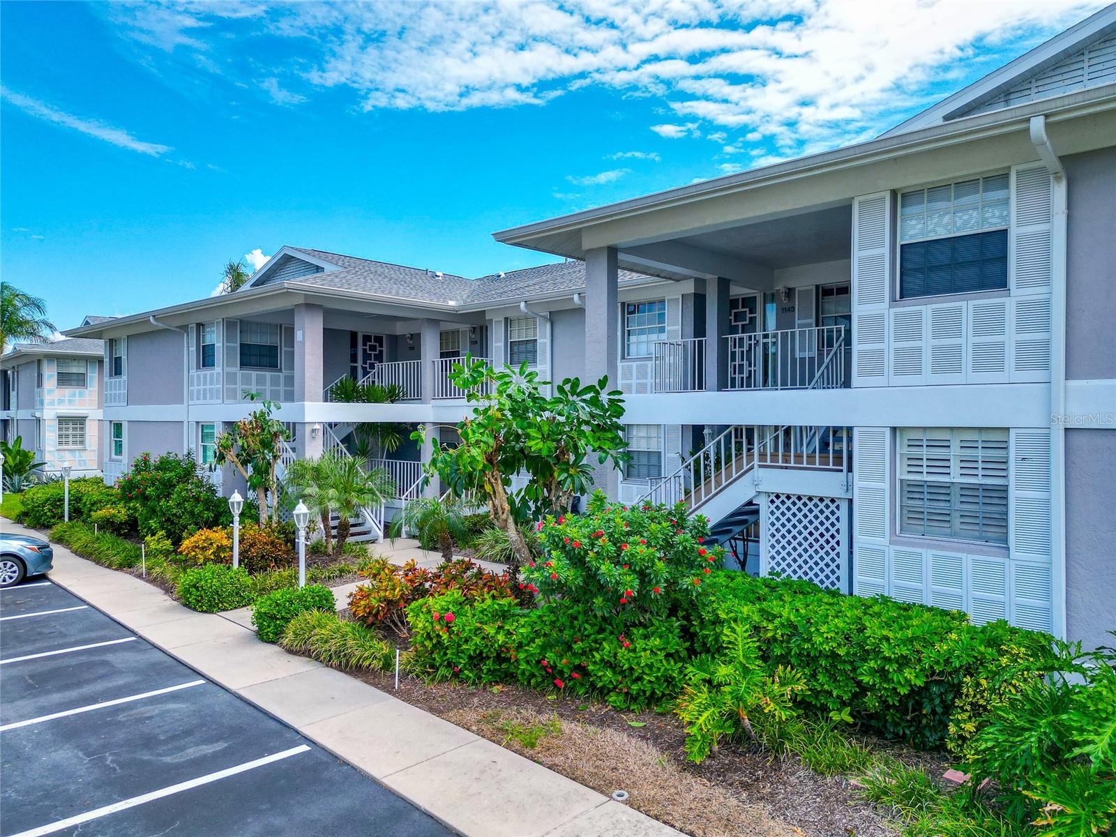 Image 3 of 52 For 1145 Edgewater Circle 1145