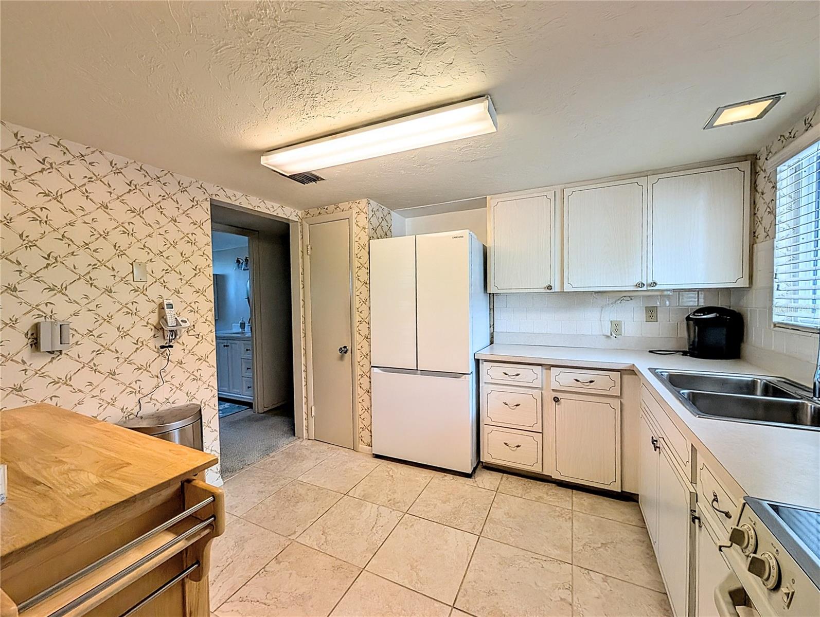 Image 4 of 34 For 2303 Sunset Drive H7