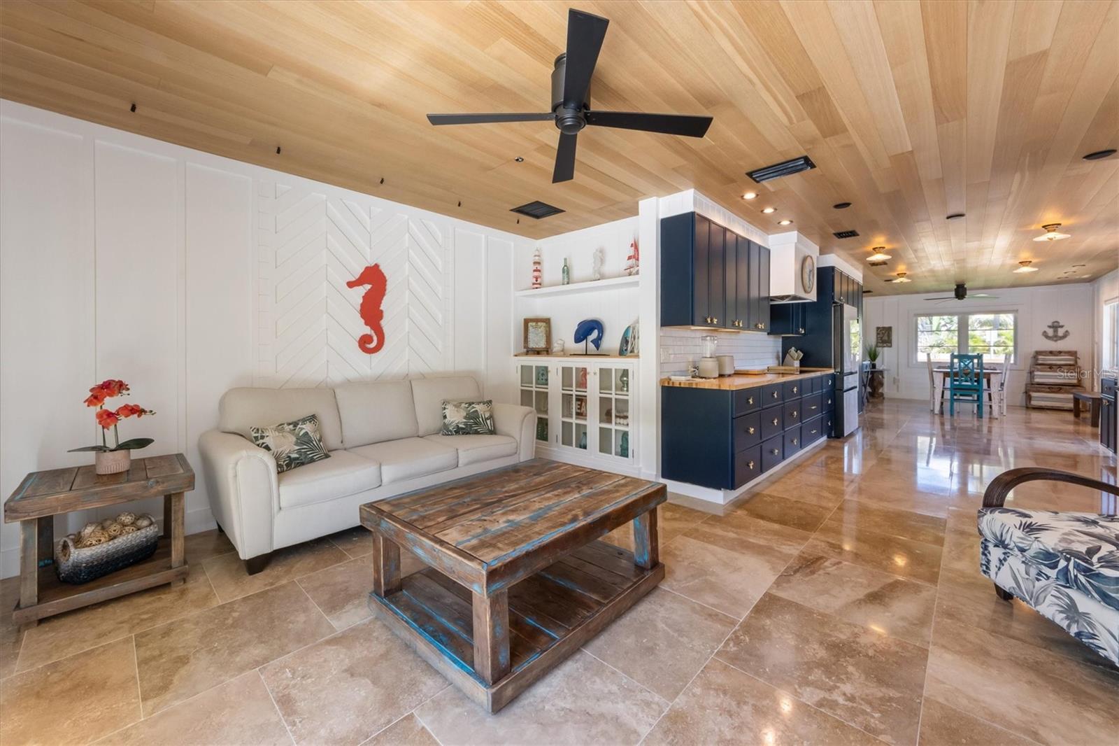 Image 16 of 43 For 412 Alamanda Road